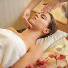 Load image into Gallery viewer, Eya&#39;s Luxurious Signature  Facial Massage  - 50 minutes (Book an Appointment )