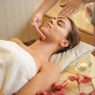 Eya's Luxurious Signature  Facial Massage  - 50 minutes (Book an Appointment )